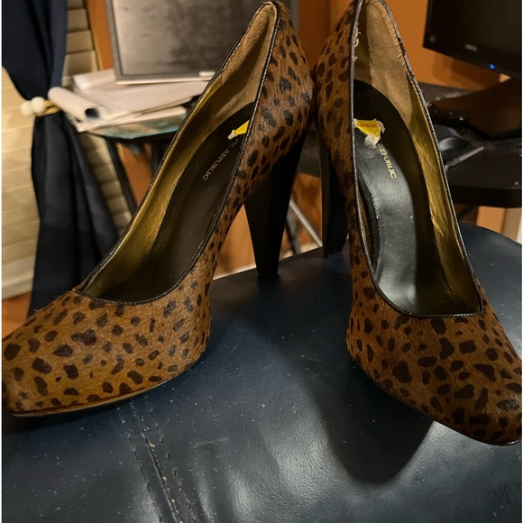Cute Banana Republic cheetah pump - Picture 6 of 6